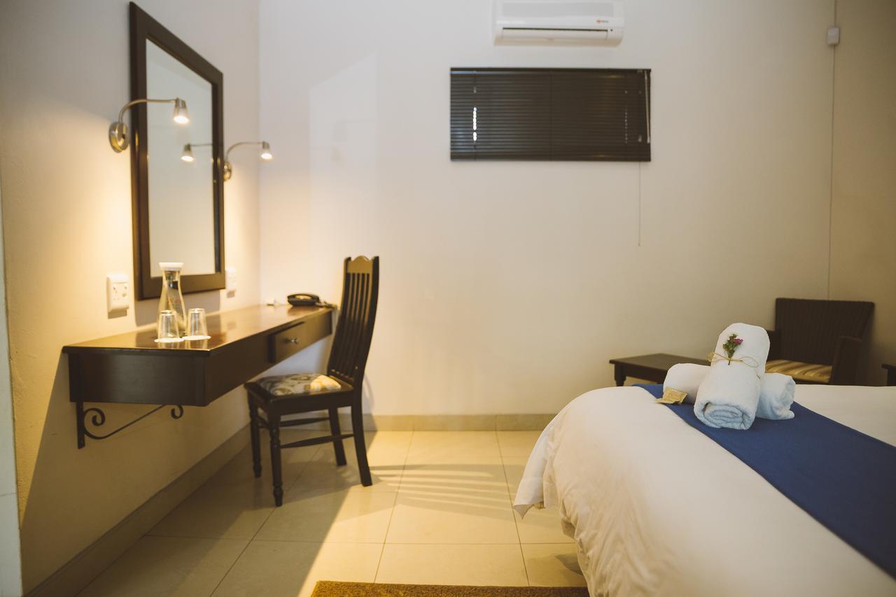 วิคตอเรีย แอนด์ อัลเฟรด เกสท์เฮาส์ Hotel พอร์ตเอลิซาเบธ ภายนอก รูปภาพ