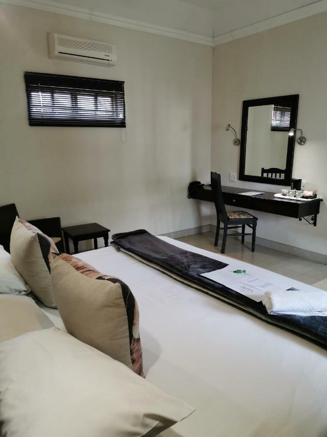 วิคตอเรีย แอนด์ อัลเฟรด เกสท์เฮาส์ Hotel พอร์ตเอลิซาเบธ ภายนอก รูปภาพ