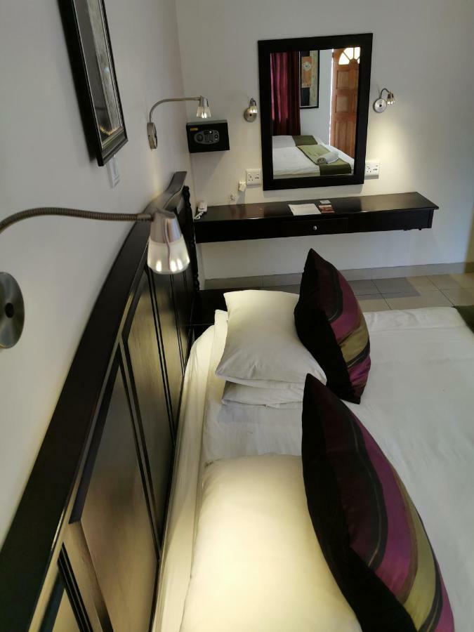 วิคตอเรีย แอนด์ อัลเฟรด เกสท์เฮาส์ Hotel พอร์ตเอลิซาเบธ ภายนอก รูปภาพ